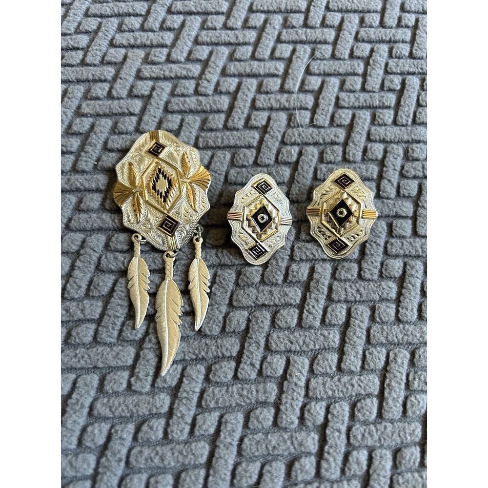 Montana Silversmiths Southwestern Aztec Earring & Brooch With Feathers Set